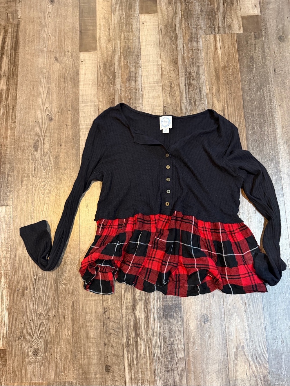 Blue Rain Black Long-Sleeve Top with Red Plaid Ruffle Hem Sz xs